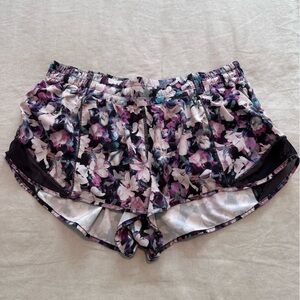 Lululemon Hotty Hot Lined Short 2.5